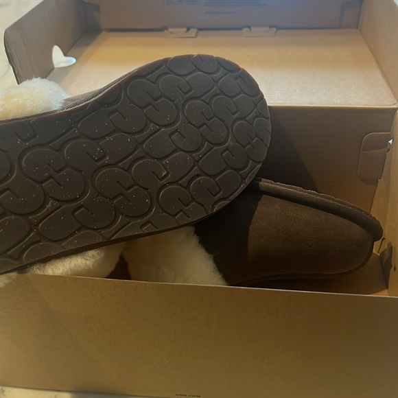 NEW IN BOX Ugg Scuffette II size 8 espresso - Picture 4 of 6